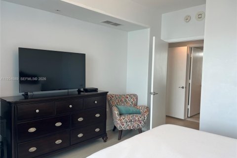Condominio en alquiler en Miami, Florida, 1 dormitorio, 74.51 m2 № 2009658 - foto 13