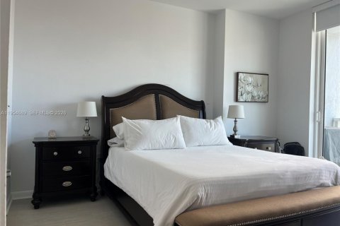 Condominio en alquiler en Miami, Florida, 1 dormitorio, 74.51 m2 № 2009658 - foto 10