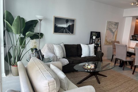 Condominio en alquiler en Miami, Florida, 1 dormitorio, 74.51 m2 № 2009658 - foto 9