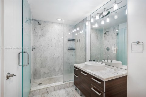 Condominio en alquiler en Miami, Florida, 1 dormitorio, 74.51 m2 № 2009658 - foto 21