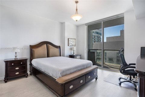 Condominio en alquiler en Miami, Florida, 1 dormitorio, 74.51 m2 № 2009658 - foto 18