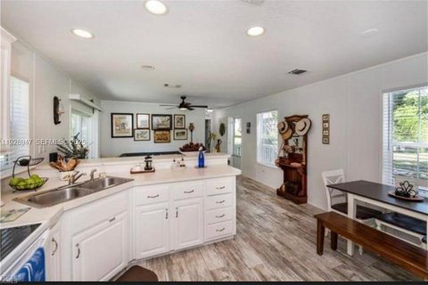 Casa en venta en Moore Haven, Florida, 2 dormitorios № 2034156 - foto 7