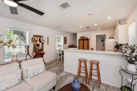 Casa en venta en Moore Haven, Florida, 2 dormitorios № 2034156 - foto 8