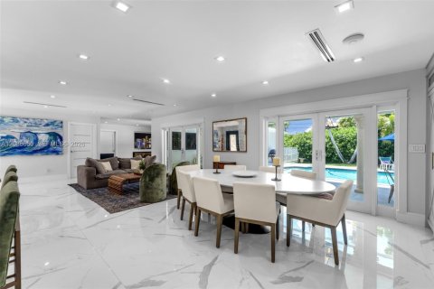 Villa ou maison à vendre à Coral Gables, Floride: 4 chambres, 232.63 m2 № 2083894 - photo 10