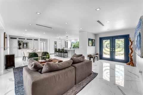 Villa ou maison à vendre à Coral Gables, Floride: 4 chambres, 232.63 m2 № 2083894 - photo 5