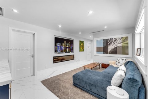 Villa ou maison à vendre à Coral Gables, Floride: 4 chambres, 232.63 m2 № 2083894 - photo 6