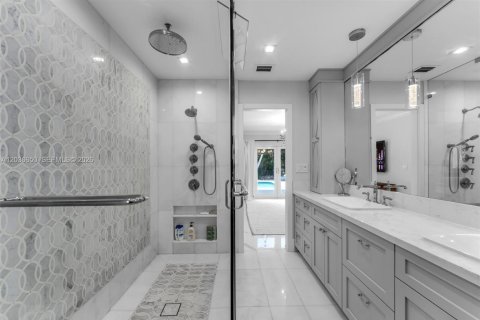 Villa ou maison à vendre à Coral Gables, Floride: 4 chambres, 232.63 m2 № 2083894 - photo 24