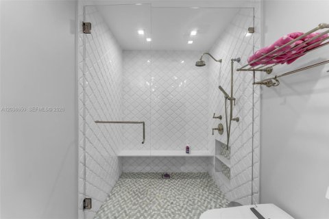 Villa ou maison à vendre à Coral Gables, Floride: 4 chambres, 232.63 m2 № 2083894 - photo 27