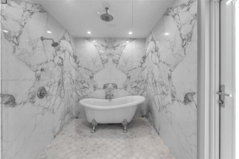 Villa ou maison à vendre à Coral Gables, Floride: 4 chambres, 232.63 m2 № 2083894 - photo 26
