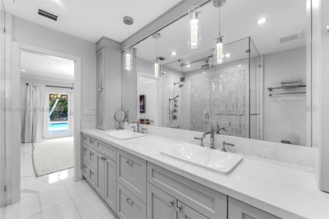 Villa ou maison à vendre à Coral Gables, Floride: 4 chambres, 232.63 m2 № 2083894 - photo 23