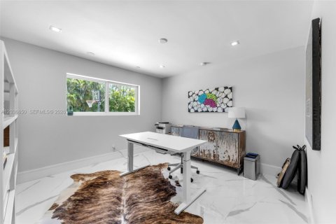 Villa ou maison à vendre à Coral Gables, Floride: 4 chambres, 232.63 m2 № 2083894 - photo 20