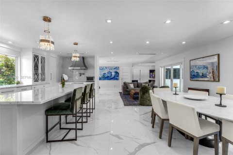 Villa ou maison à vendre à Coral Gables, Floride: 4 chambres, 232.63 m2 № 2083894 - photo 11