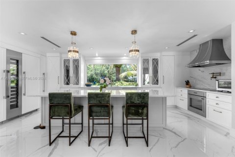 Villa ou maison à vendre à Coral Gables, Floride: 4 chambres, 232.63 m2 № 2083894 - photo 7