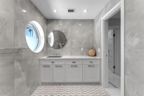 Villa ou maison à vendre à Coral Gables, Floride: 4 chambres, 232.63 m2 № 2083894 - photo 29