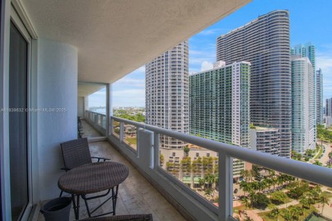 Condo in Miami, Florida, 2 bedrooms  № 2244193 - photo 6