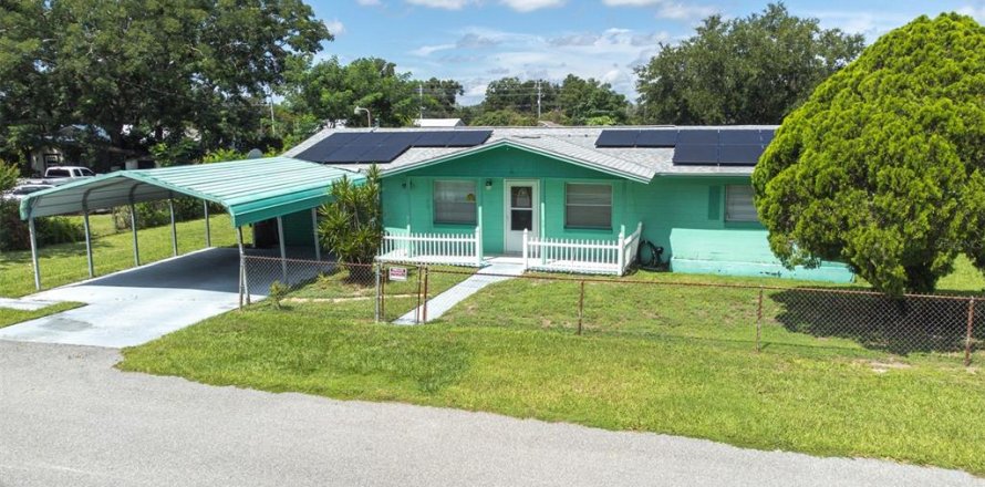 Villa ou maison à Haines City, Floride 3 chambres, 96.62 m2 № 1909845