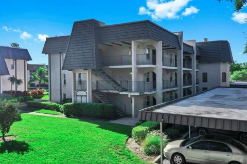 Condo in Seminole, Florida, 2 bedrooms  № 2228523 - photo 30