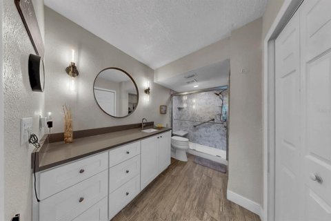 Condo in Seminole, Florida, 2 bedrooms  № 2228523 - photo 22