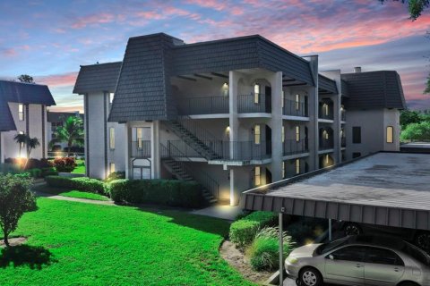 Condominio en Seminole, Florida, 2 dormitorios № 2228523
