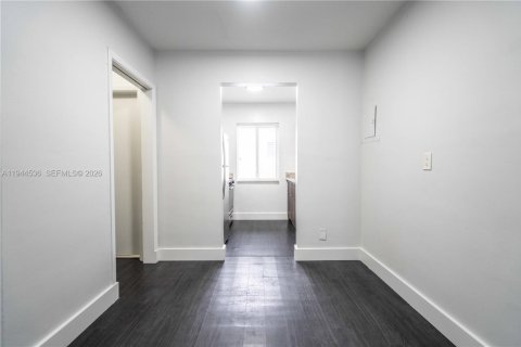 Apartment in Miami Beach, Florida 46.45 sq.m. № 2000928 - photo 7