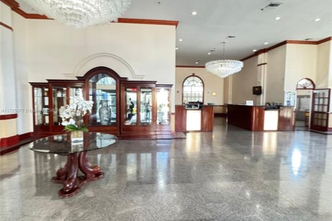 Condo in North Bay Village, Florida, 2 bedrooms  № 1477258 - photo 27