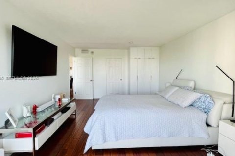 Condominio en alquiler en Aventura, Florida, 2 dormitorios, 106.84 m2 № 2055440 - foto 11