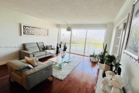 Condominio en alquiler en Aventura, Florida, 2 dormitorios, 106.84 m2 № 2055440 - foto 4