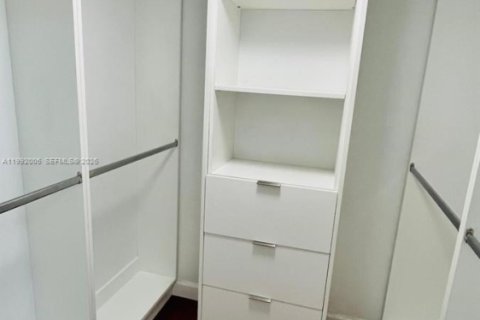 Condominio en alquiler en Aventura, Florida, 2 dormitorios, 106.84 m2 № 2055440 - foto 13