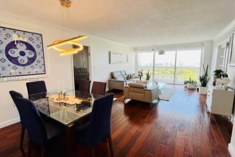 Condominio en alquiler en Aventura, Florida, 2 dormitorios, 106.84 m2 № 2055440 - foto 8