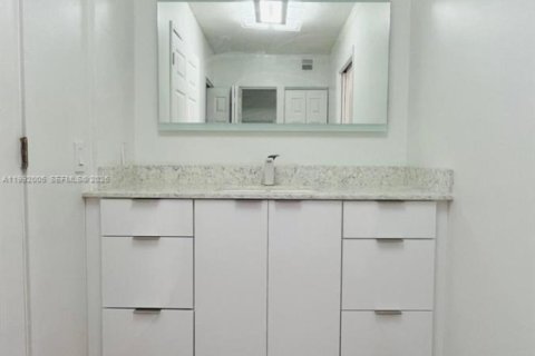 Condominio en alquiler en Aventura, Florida, 2 dormitorios, 106.84 m2 № 2055440 - foto 14