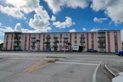 Кондоминиум с 2 спальнями в Майами, Флорида № 2020556