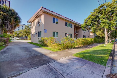 Casa en alquiler en Coral Gables, Florida, 1 dormitorio, 55.74 m2 № 1953656 - foto 14