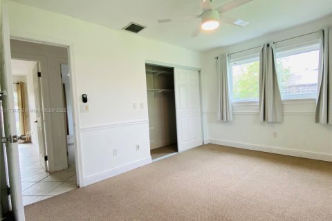 Casa en venta en Cutler Bay, Florida, 4 dormitorios, 244.7 m2 № 2000232 - foto 22
