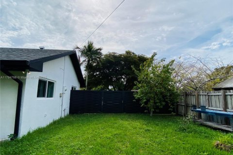 Casa en venta en Cutler Bay, Florida, 4 dormitorios, 244.7 m2 № 2000232 - foto 29