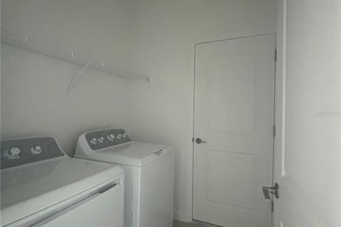 Villa ou maison à louer à Port Charlotte, Floride: 4 chambres, 186.36 m2 № 2111186 - photo 5