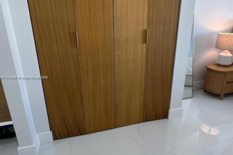 Condo in Fort Lauderdale, Florida, 1 bedroom № 1966393 - photo 27