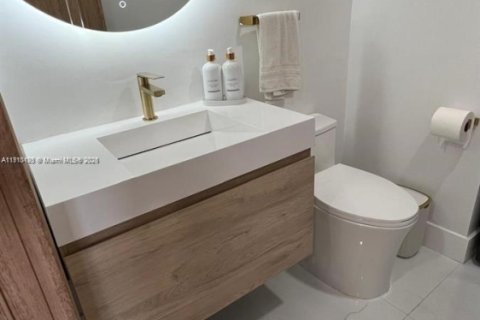 Condo in Fort Lauderdale, Florida, 1 bedroom № 1966393 - photo 21