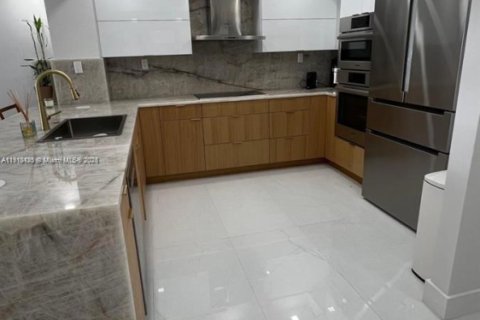 Condo in Fort Lauderdale, Florida, 1 bedroom № 1966393 - photo 11