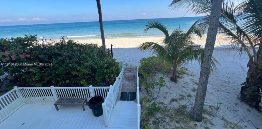 Condo in Fort Lauderdale, Florida, 1 bedroom № 1966393