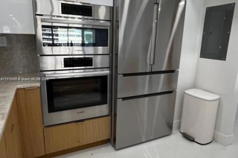 Condo in Fort Lauderdale, Florida, 1 bedroom № 1966393 - photo 23