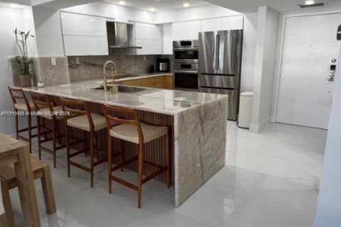 Condo in Fort Lauderdale, Florida, 1 bedroom № 1966393 - photo 10