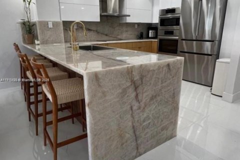 Condo in Fort Lauderdale, Florida, 1 bedroom № 1966393 - photo 13