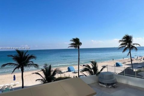 Condo in Fort Lauderdale, Florida, 1 bedroom № 1966393 - photo 2