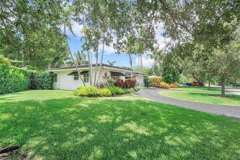 House in Coral Gables, Florida 3 bedrooms, 146.69 sq.m. № 1768243 - photo 4