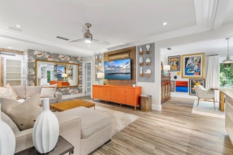 House in Coral Gables, Florida 3 bedrooms, 146.69 sq.m. № 1768243 - photo 17