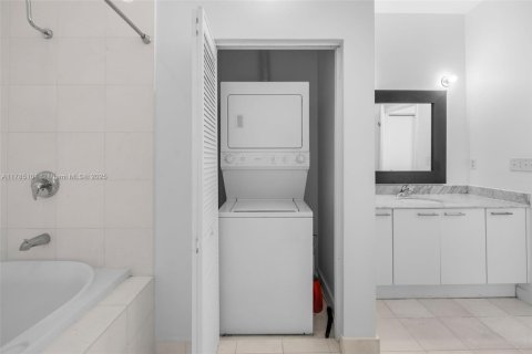 Copropriété à vendre à Miami Beach, Floride: 1 chambre, 85.01 m2 № 2154759 - photo 6