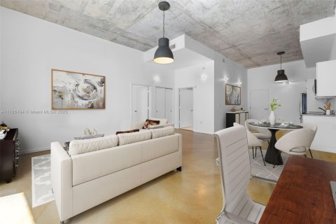 Copropriété à vendre à Miami Beach, Floride: 1 chambre, 85.01 m2 № 2154759 - photo 2