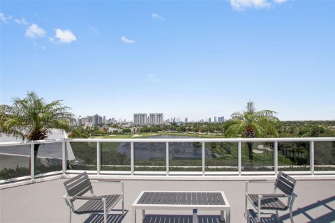 Copropriété à vendre à Miami Beach, Floride: 1 chambre, 85.01 m2 № 2154759 - photo 15