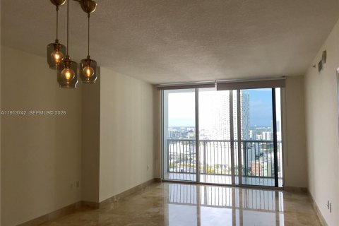 Condominio en venta en Miami, Florida, 1 dormitorio, 73.49 m2 № 1968474 - foto 11