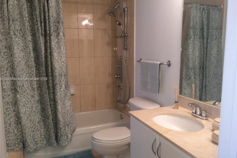 Купить кондоминиум в Майами, Флорида 1 спальня, 73.49м2, № 1968474 - фото 7